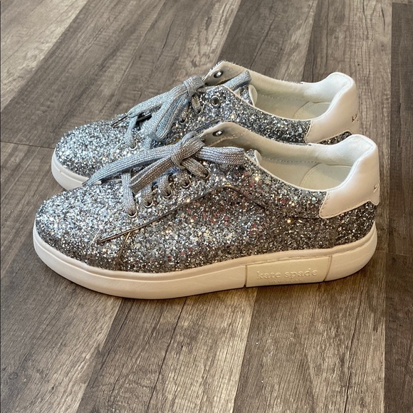 Kate Spade New York
Glitter Colorblock Pattern Sneakers
Women's Size:9 - Picture 2 of 7